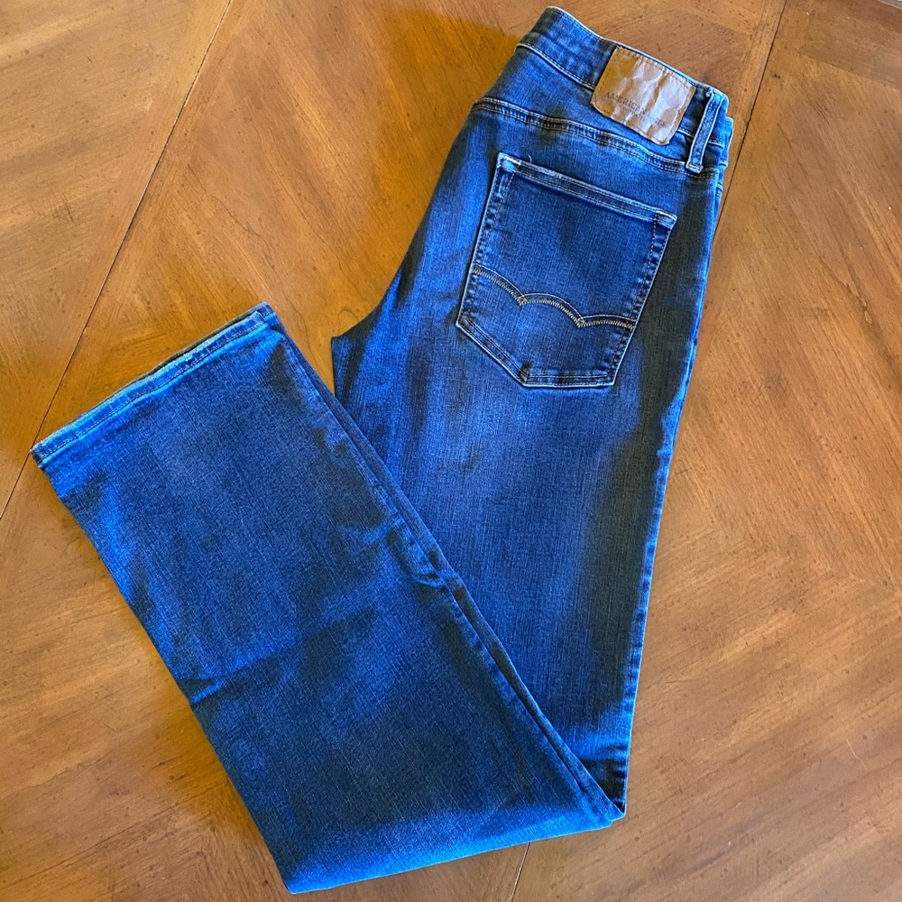 AMERICAN EAGLE JEANS!!